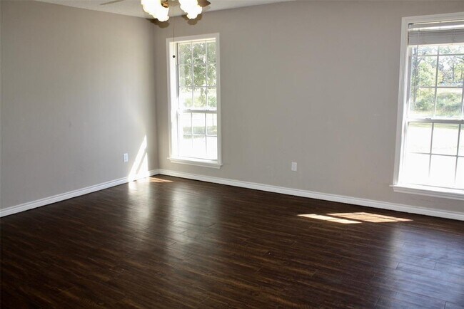 Building Photo - 1179 Martin St
