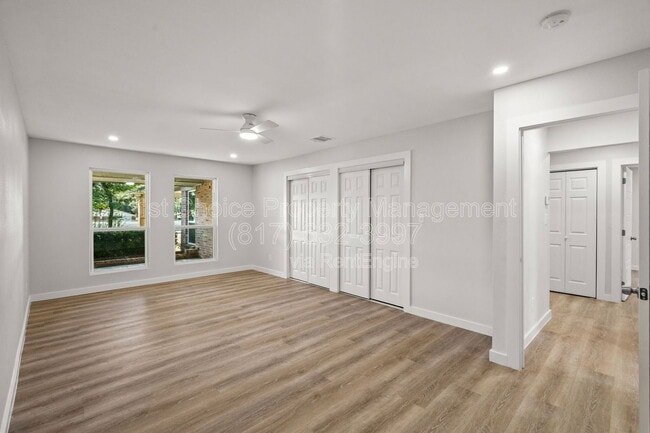 Building Photo - 4304 SW Loop 820