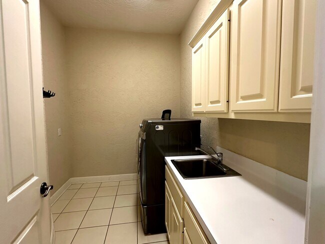 Building Photo - 10814 Keystone Fairway Dr