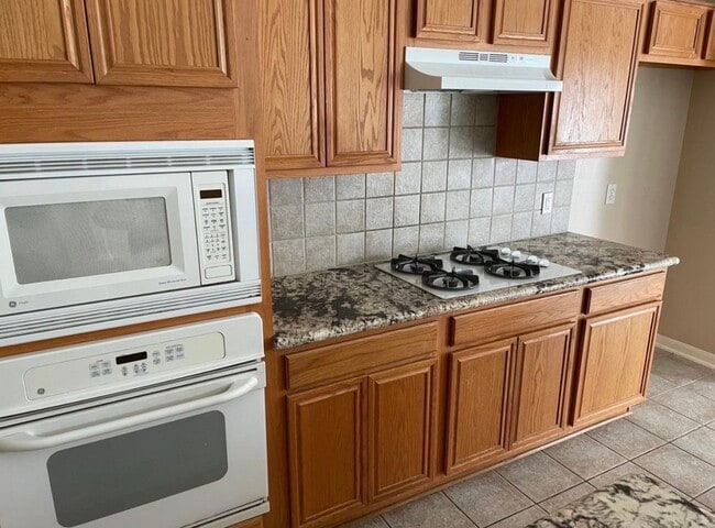 Building Photo - 15119 Wimberly Park Dr