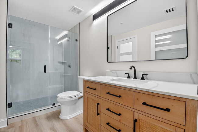 Building Photo - 630 S Sapodilla Ave