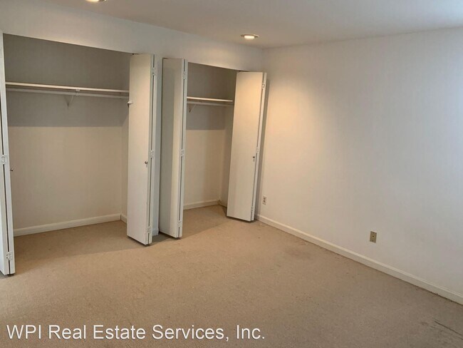 Building Photo - 2 br, 1 bath House - 4106 Factoria Blvd SE...