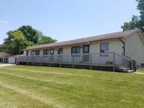 Building Photo - Close to Elementary School