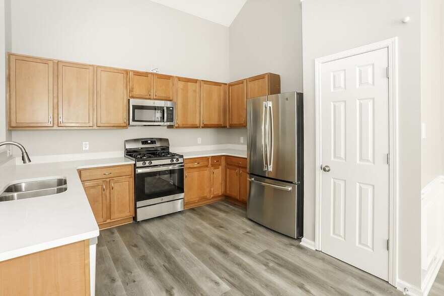 Building Photo - 3118 Baywood Ct