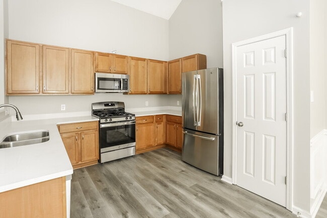 Building Photo - 3118 Baywood Ct