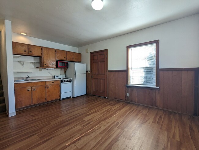 Building Photo - Great 1-Bedroom 1-Bath Apartment In Downto...