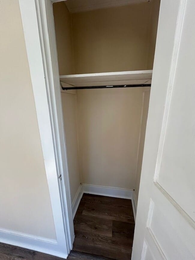 Building Photo - 3 Bedroom 1 Bath Home