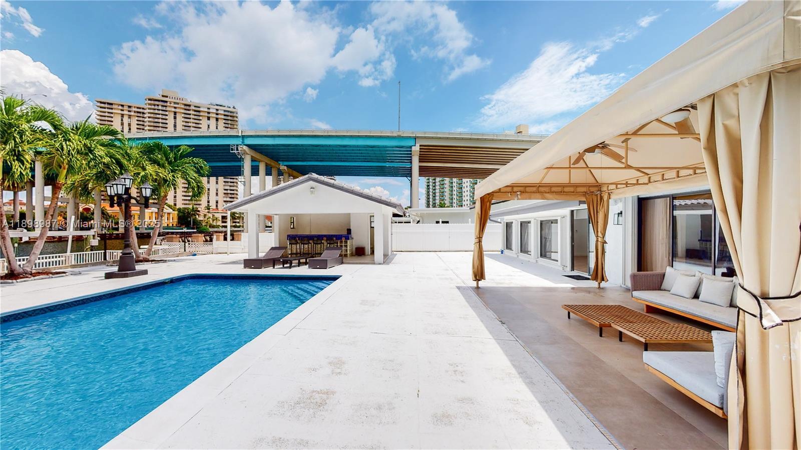 Building Photo - 19140 N Bay Rd