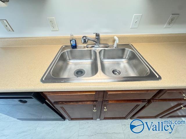 Building Photo - 202 Blue Sage Dr