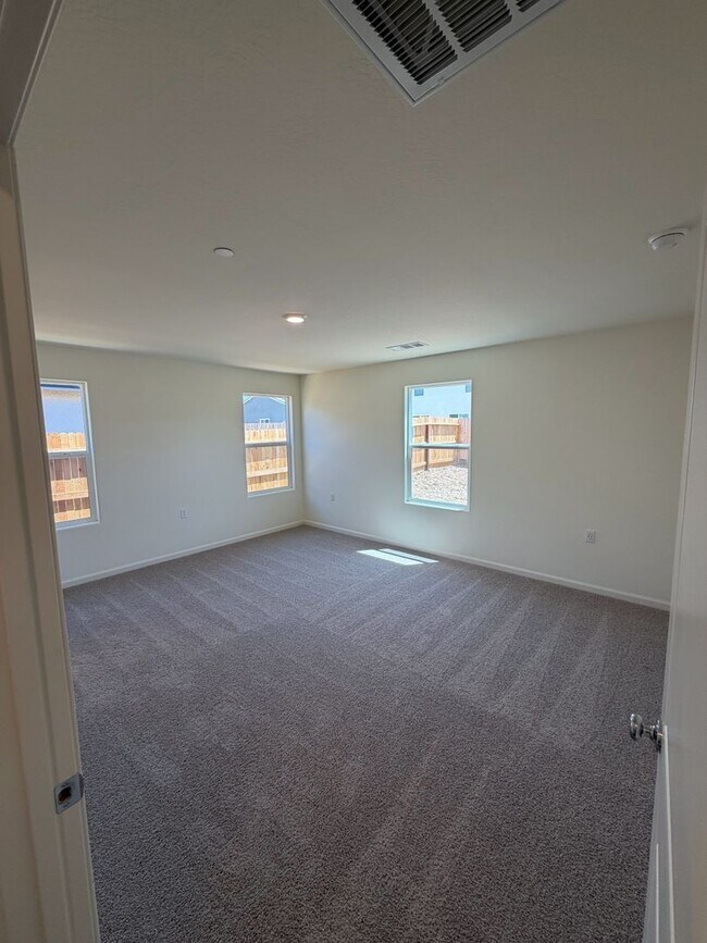 Building Photo - Brand New Turnkey Home