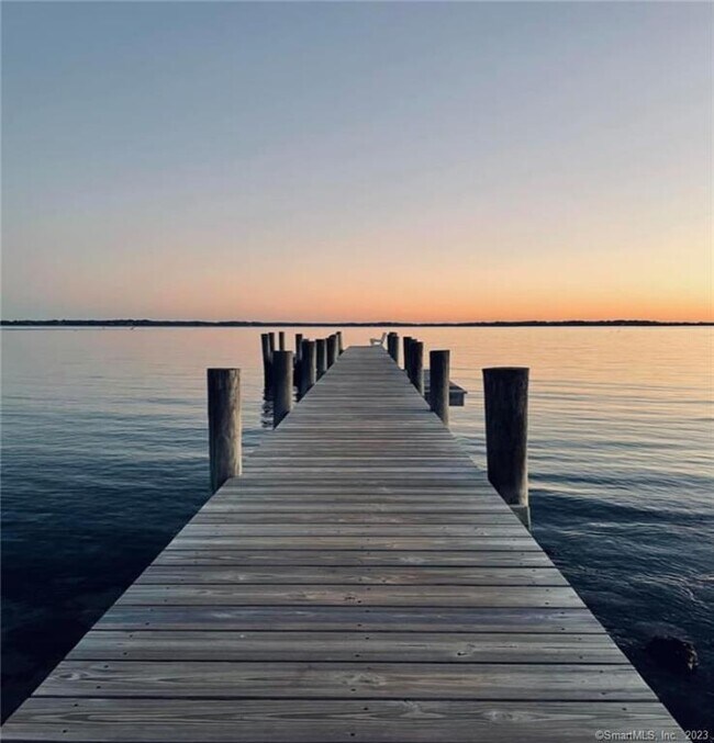 Building Photo - 106 E Shore Ave