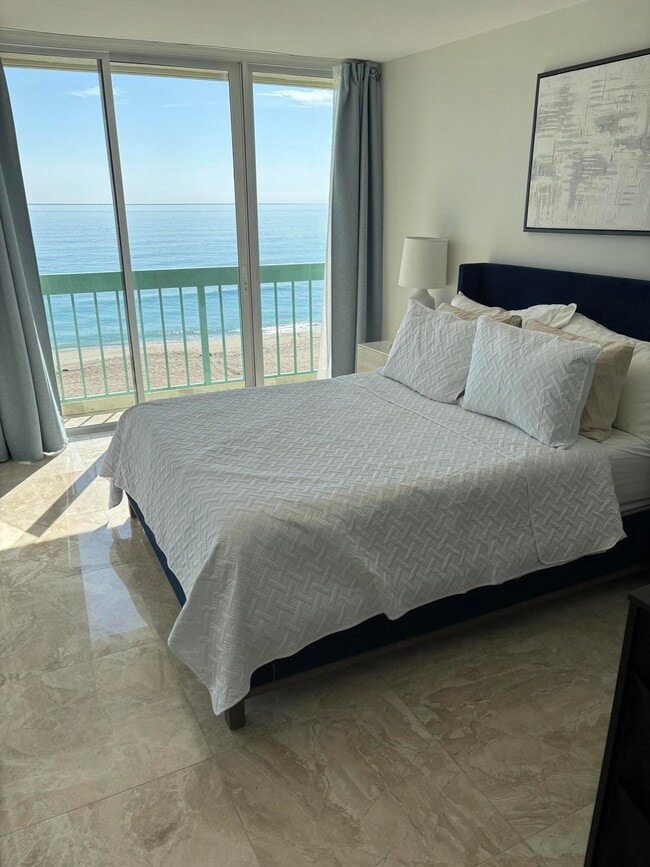 Building Photo - 9940 S Ocean Dr