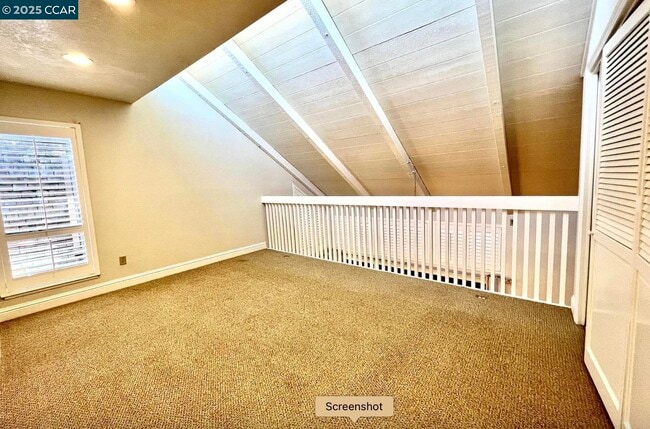 Building Photo - 5 Songbird Ct
