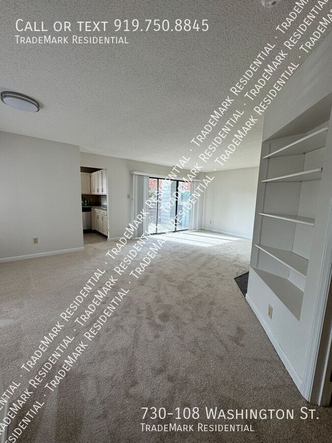 Building Photo - 2 bedroom 2 bath condo in Parkside Condos ...