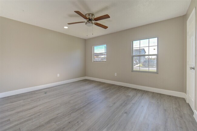 Building Photo - 3020 2nd Ave N