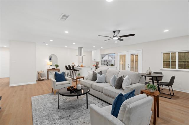 Building Photo - 8822 Miami Dr