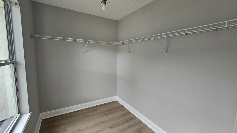 Building Photo - 13983 Summer Breeze Dr