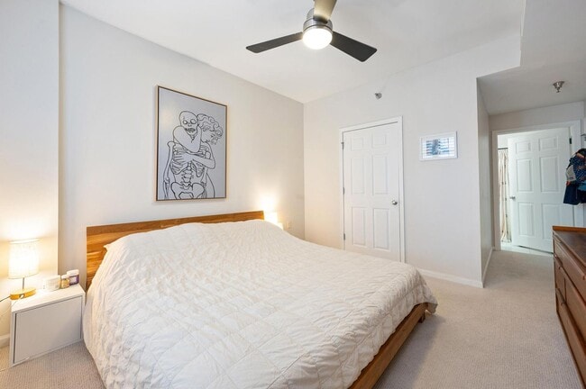 Building Photo - STUNNING 2BED/2BATH LARGE CORNER UNIT, GARAGE PARKING, HEAT, CABLE/INTERNET INCLUDED