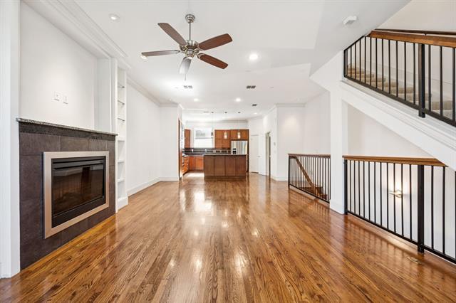 Primary Photo - 3200 Ross Ave