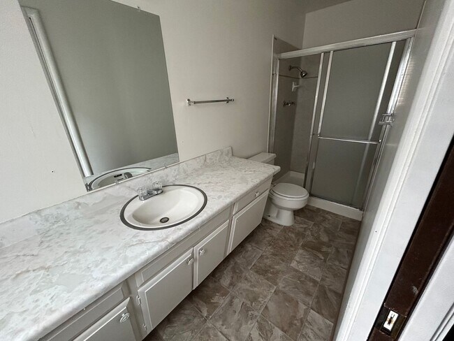 Building Photo - Upcoming 3 Bedroom 2 Bathroom!