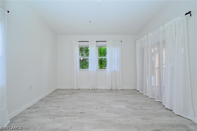 Building Photo - 26700 Rosewood Pointe Dr