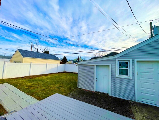 Building Photo - 278 Devonshire Dr