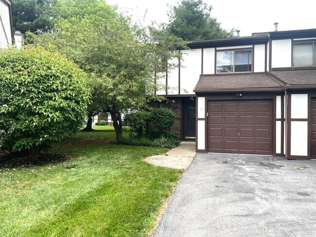 Primary Photo - 12 Sunstone Dr