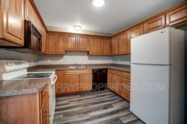 Building Photo - 1125 N Byrne Rd