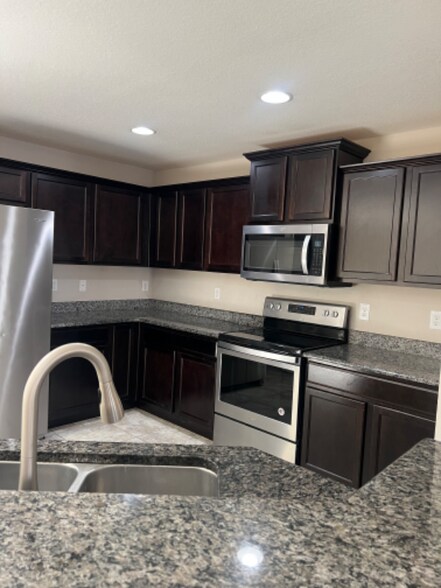 Building Photo - 5019 Chipotle Ln