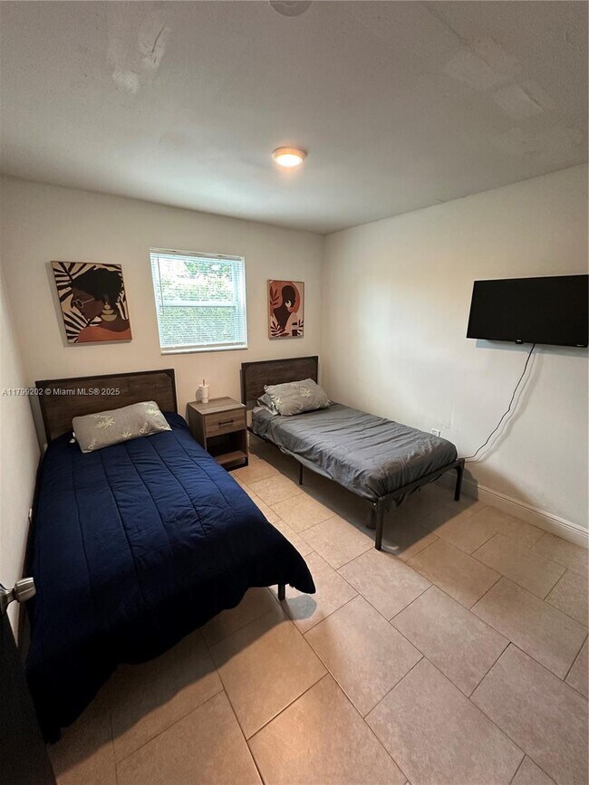 Building Photo - 20600 SW 118th Pl