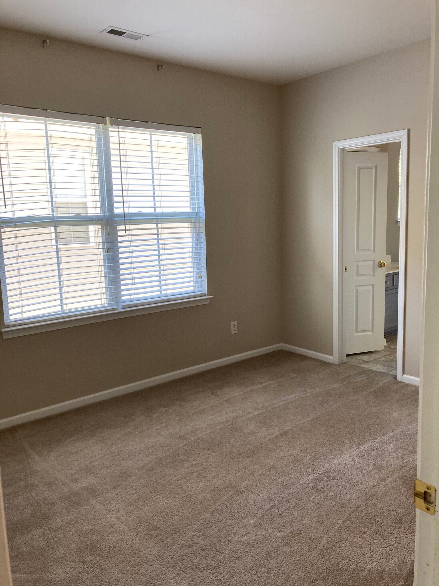 Building Photo - 133 Kensington St