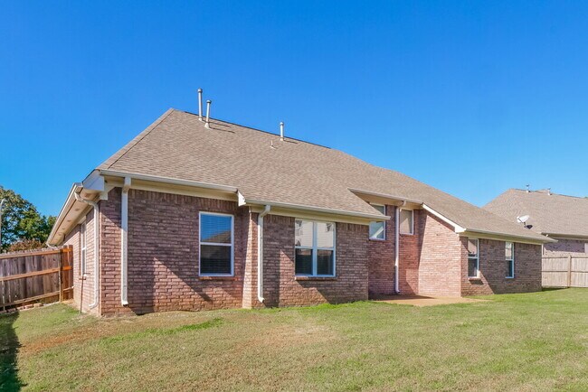 Building Photo - 7274 Busher Dr