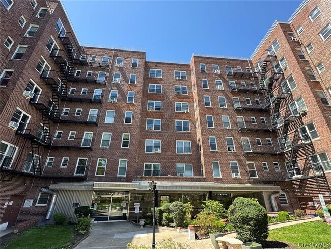 Primary Photo - 84-50 169th St
