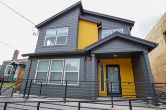 Building Photo - Contemporary 1-Bedroom Flat w/ DW + W/D Ready Late August!