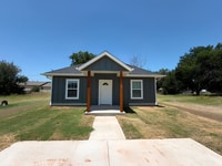 Building Photo - New Construction with Stylish Design & Fenced Backyard in Lawton