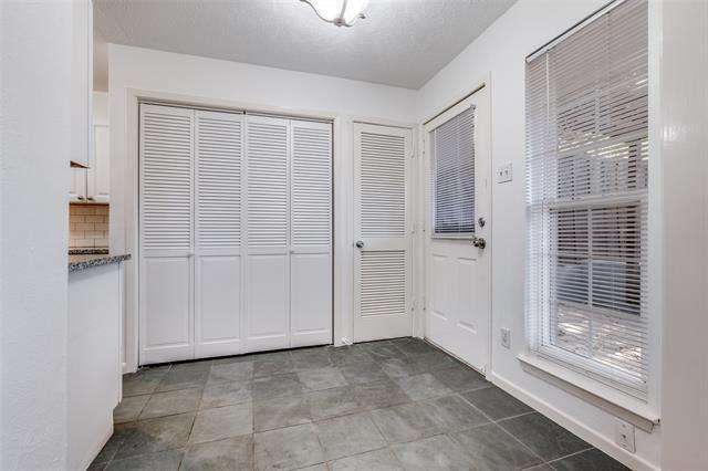 Building Photo - 7608 Woodthrush Dr