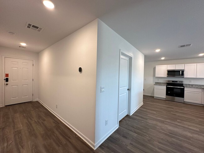 Building Photo - Beautiful New 2024 Construction 3 Bedroom ...