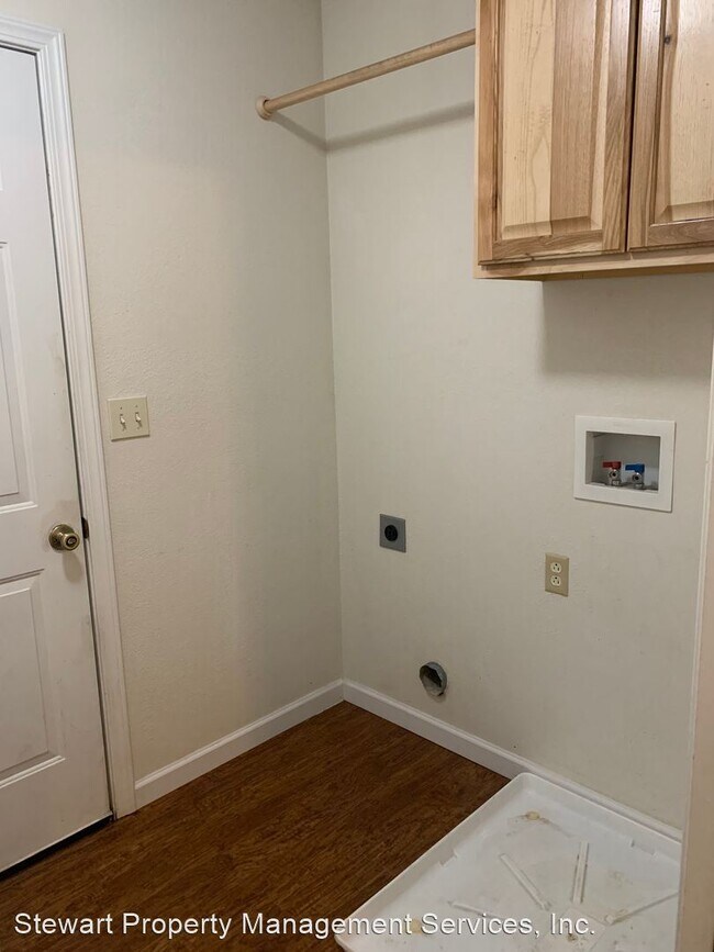 Building Photo - 3 br, 2 bath House - 7229 Ruth Drive