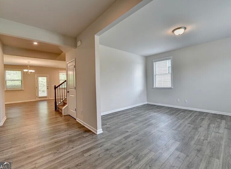 Building Photo - 638 Saffron Blvd