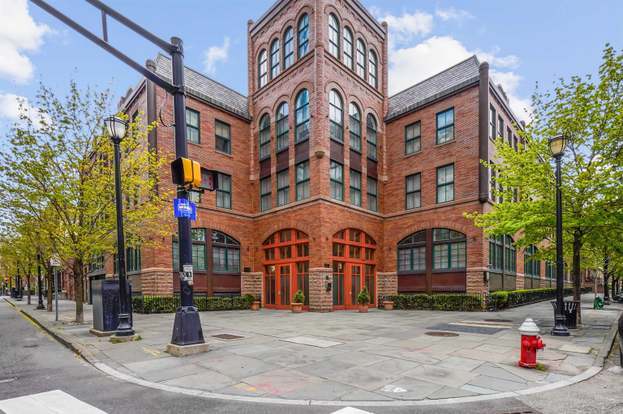 Building Photo - 61 Grand St