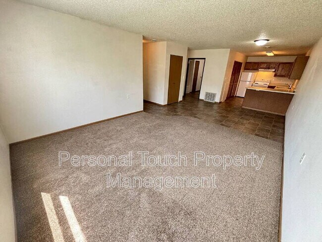 Building Photo - 415 22nd St E