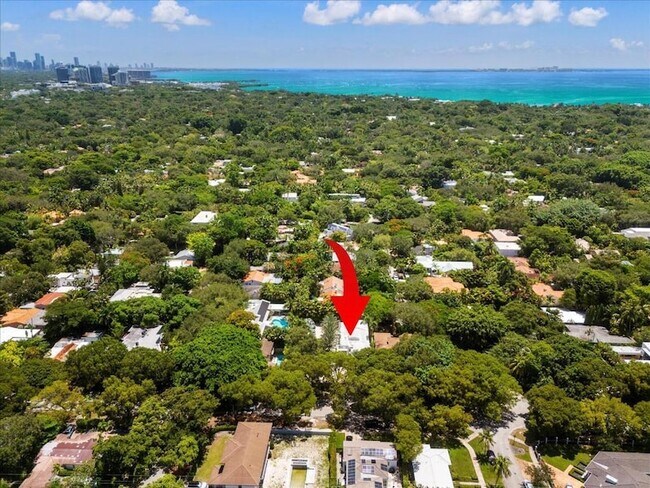 Building Photo - 3917 S Le Jeune Rd