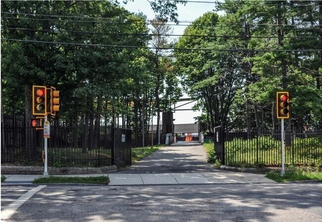 Building Photo - 128 Independence Ave