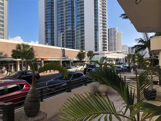 Building Photo - 27XX Collins Ave