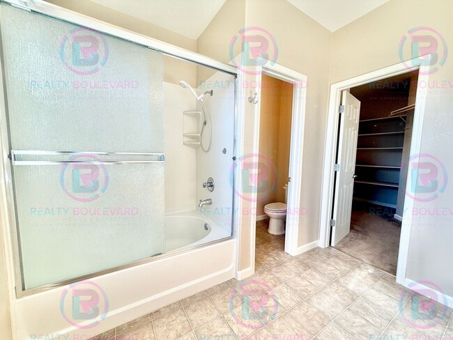 Building Photo - Beautiful townhome in South Meadows!  3-be...