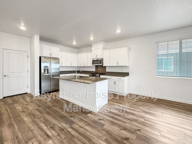 Building Photo - 4212 W Cirrus Ln