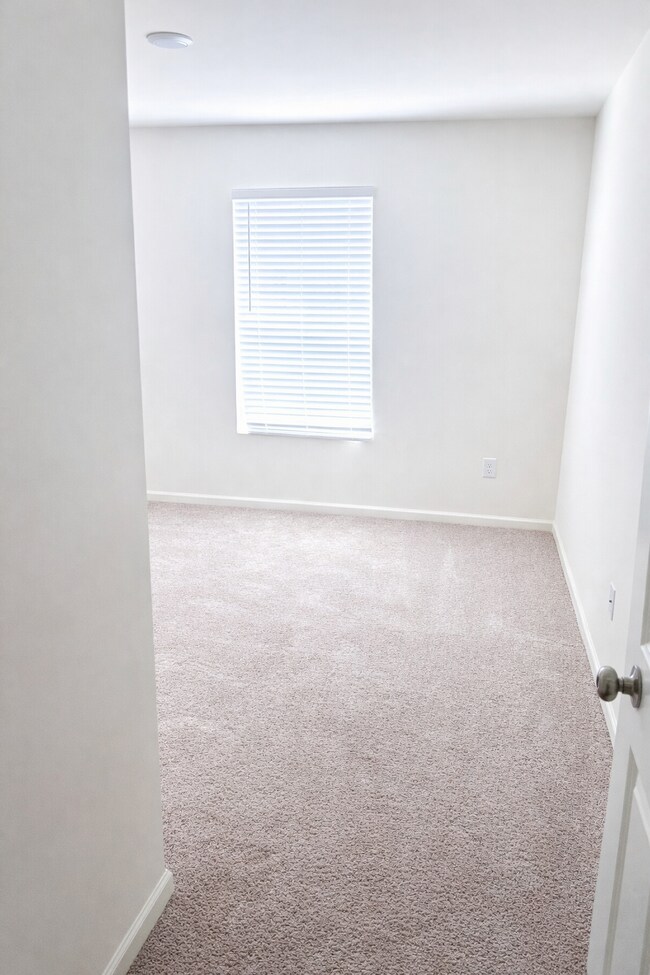 Building Photo - 516 Liberty Hall Dr