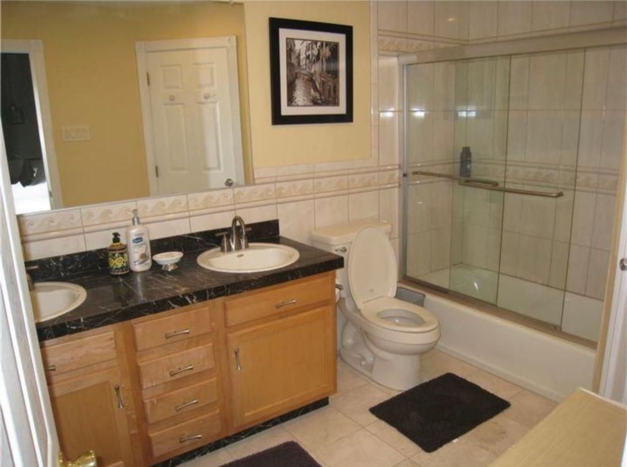 Bathroom - 47 Wicklow Rd