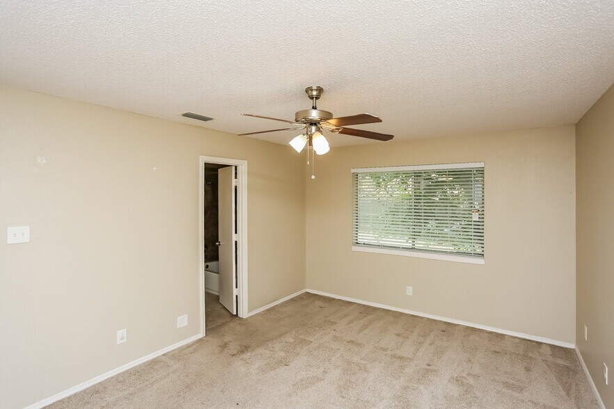 Building Photo - 4214 Worth Forest Dr