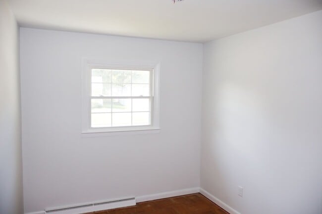 Building Photo - 2415 Shellpot Dr